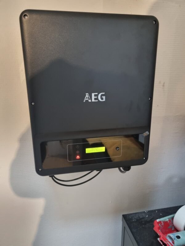 Zonne-omvormers – Verkoop, Installatie & Reparatie - Afbeelding 4