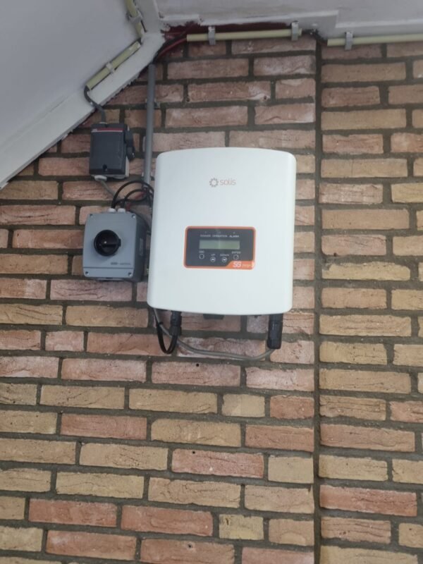 Zonne-omvormers – Verkoop, Installatie & Reparatie - Afbeelding 2